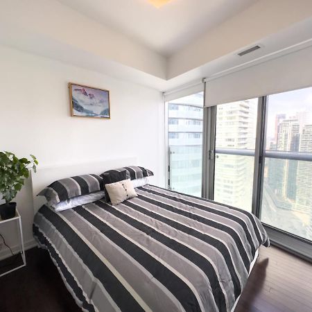 تورونتو Luxury 2 Bedrooms With Lakeview Cn Tower Entertainment District Rogers Centre المظهر الخارجي الصورة