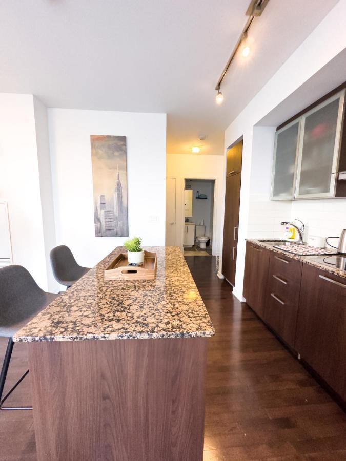 تورونتو Luxury 2 Bedrooms With Lakeview Cn Tower Entertainment District Rogers Centre المظهر الخارجي الصورة