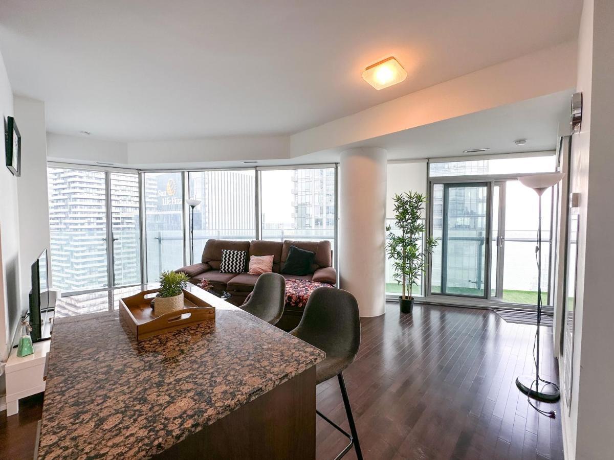 تورونتو Luxury 2 Bedrooms With Lakeview Cn Tower Entertainment District Rogers Centre المظهر الخارجي الصورة