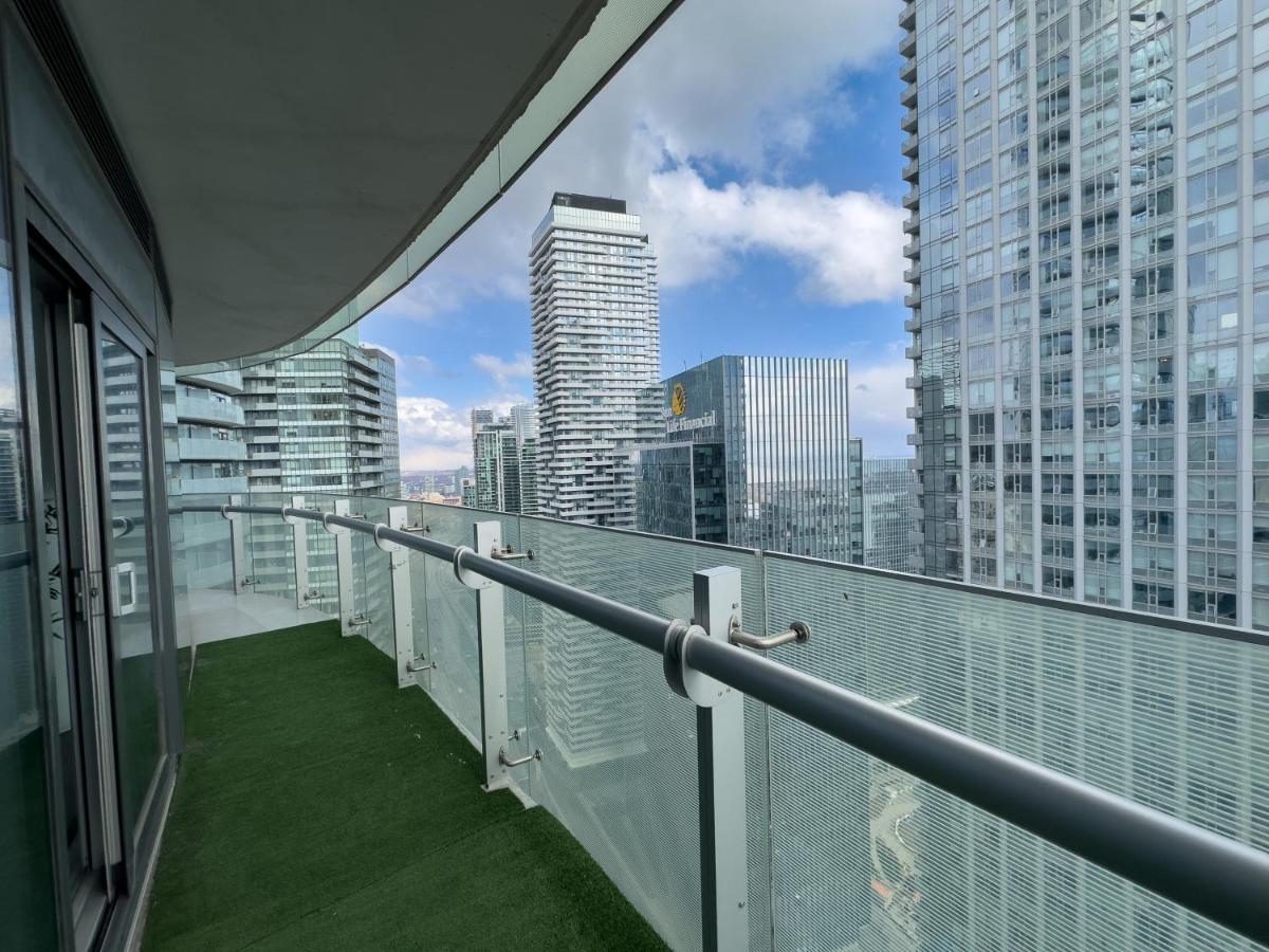 تورونتو Luxury 2 Bedrooms With Lakeview Cn Tower Entertainment District Rogers Centre المظهر الخارجي الصورة