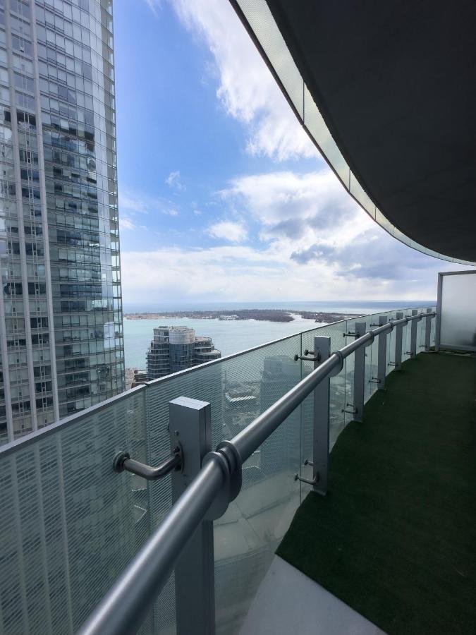 تورونتو Luxury 2 Bedrooms With Lakeview Cn Tower Entertainment District Rogers Centre المظهر الخارجي الصورة