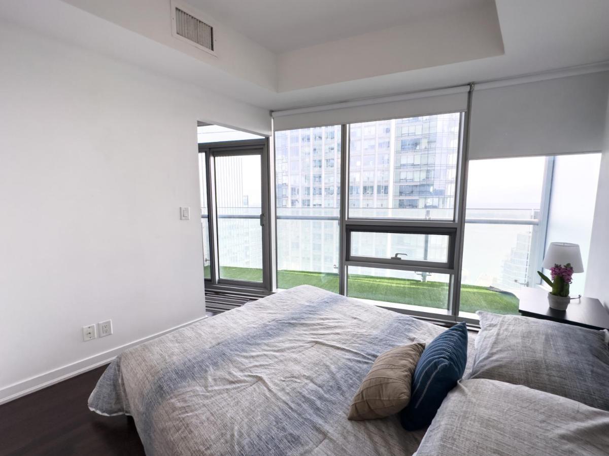 تورونتو Luxury 2 Bedrooms With Lakeview Cn Tower Entertainment District Rogers Centre المظهر الخارجي الصورة