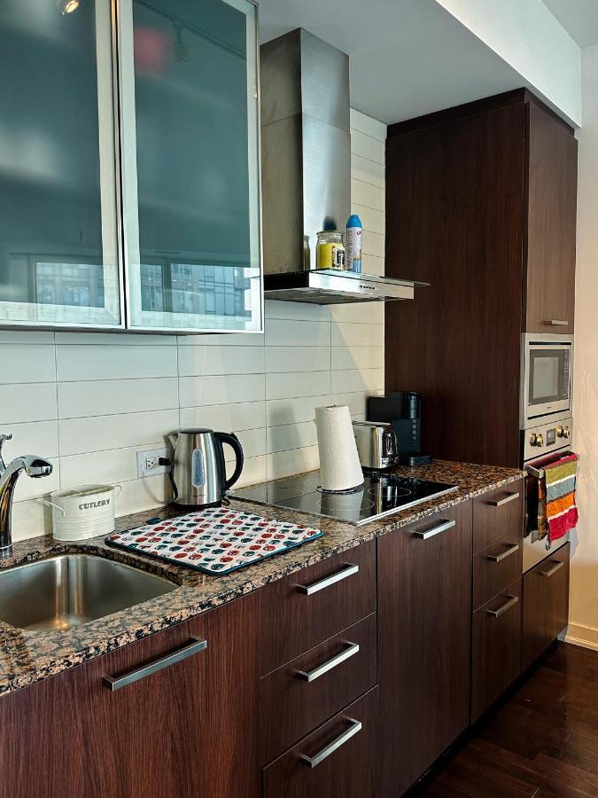 تورونتو Luxury 2 Bedrooms With Lakeview Cn Tower Entertainment District Rogers Centre المظهر الخارجي الصورة
